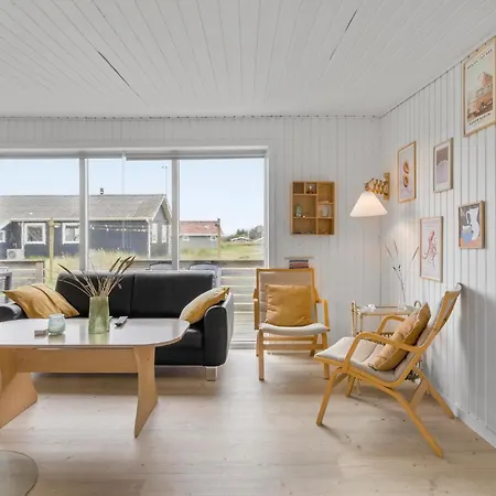 Beautiful In With House A Panoramic View *