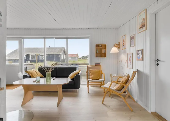 2 Bedroom In *