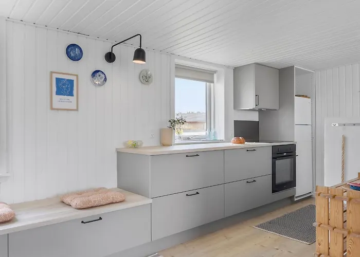 2 Bedroom In *